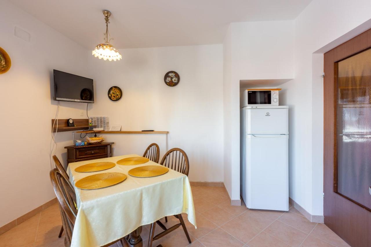 Apartments Villa Mavero Баньоле Екстер'єр фото