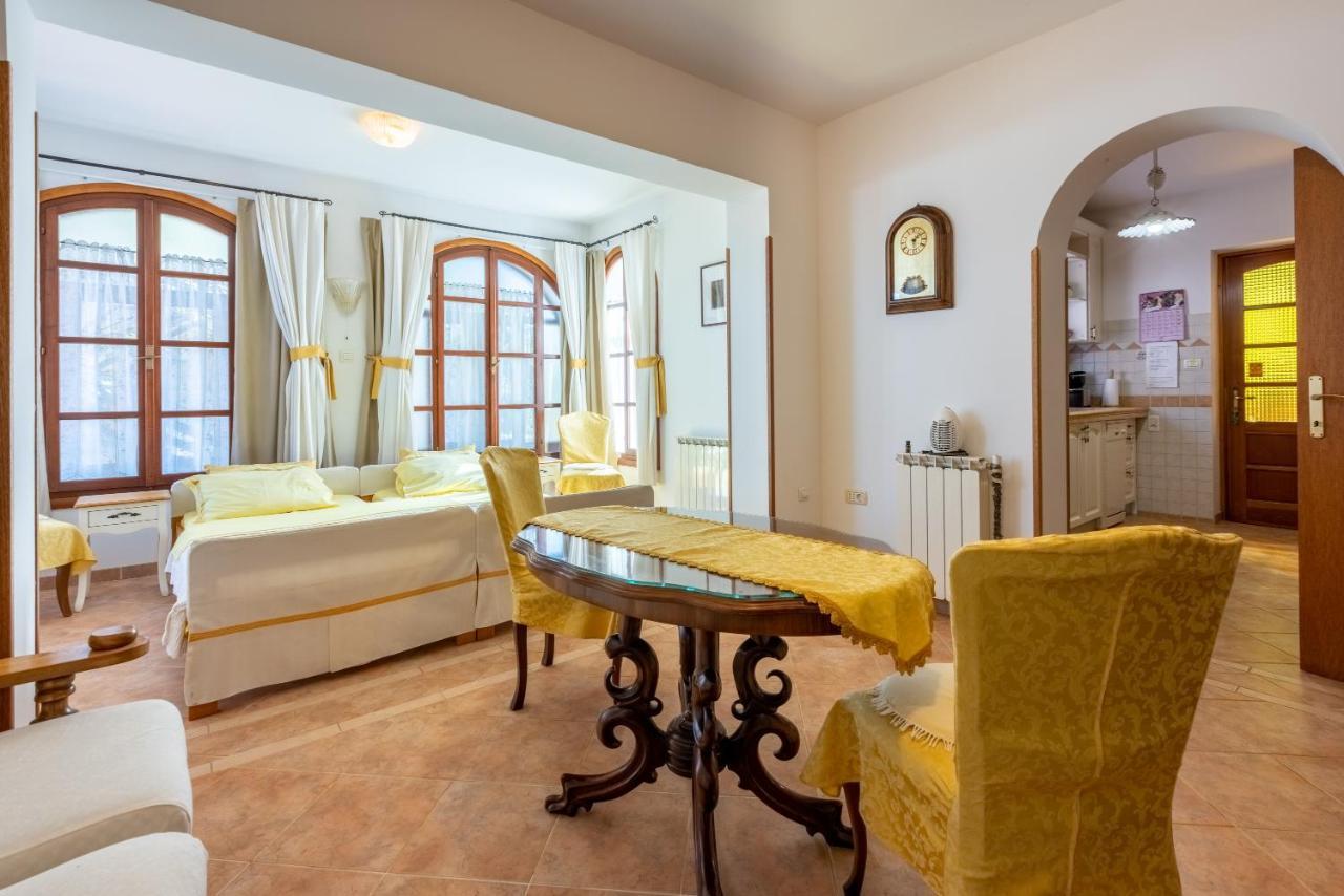 Apartments Villa Mavero Баньоле Екстер'єр фото